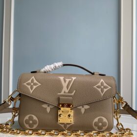 LV Pochette Métis East West