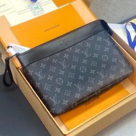 LV Pochette Voyage Souple