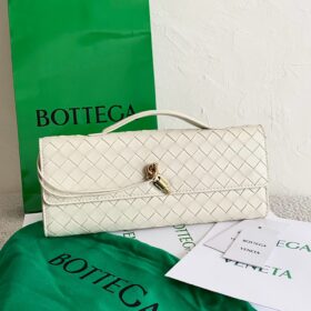 BV Long Clutch Andiamo With Handle